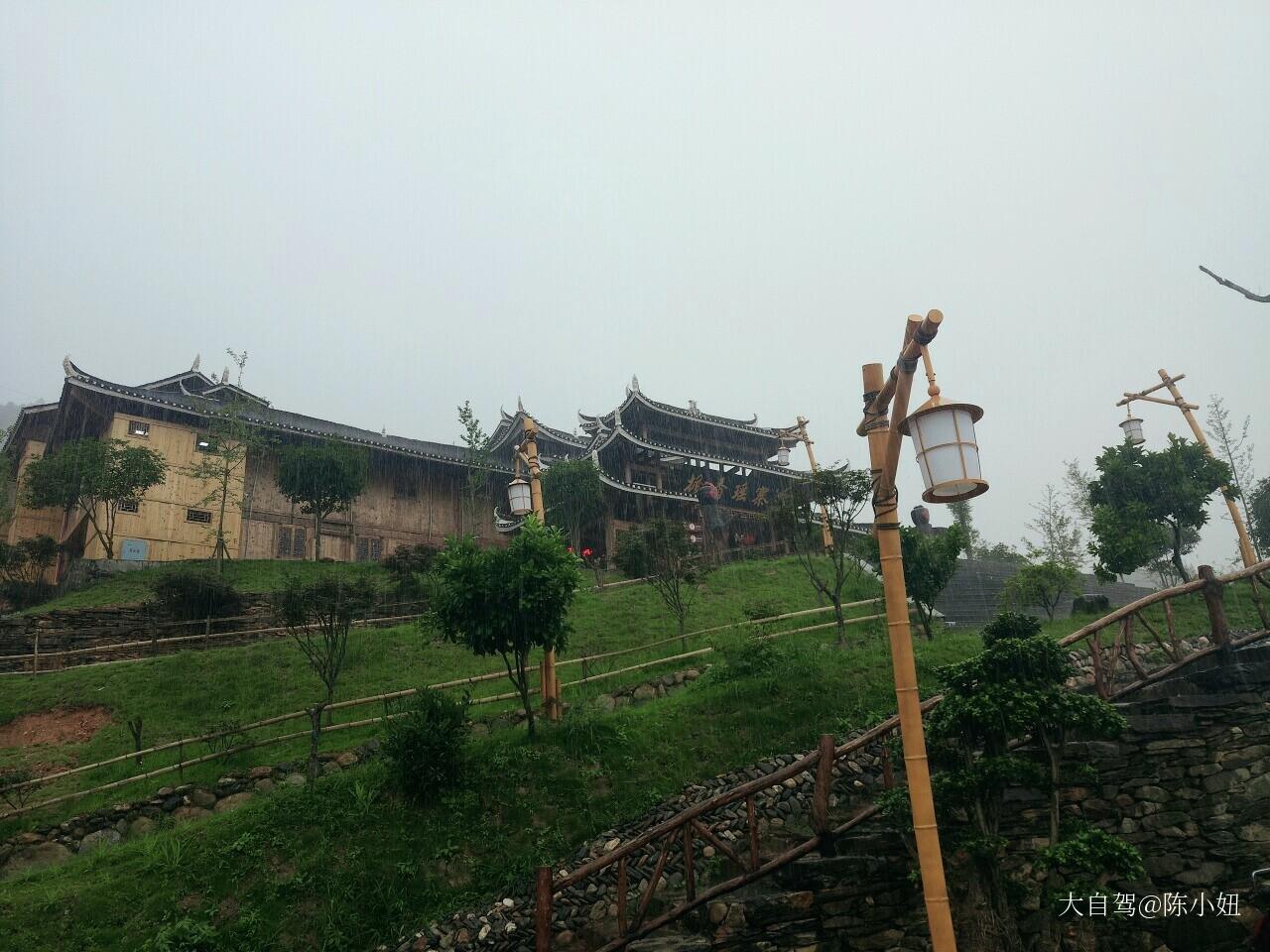 溆浦枫香瑶寨高山泳池