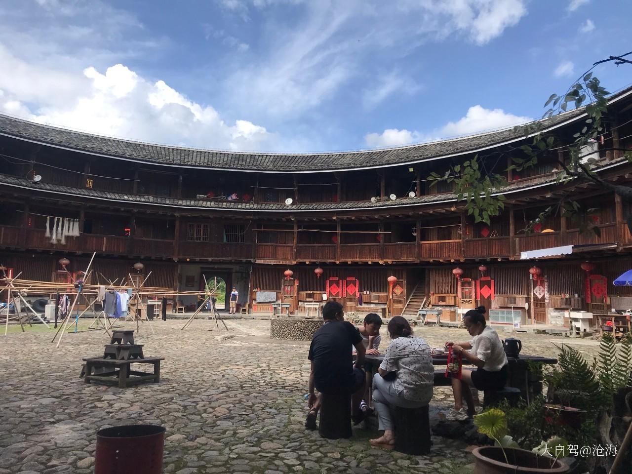 河坑土楼群