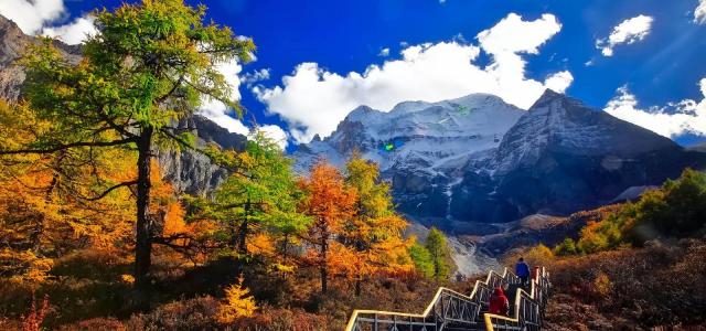 山东出发香格里拉大环线13日自驾游：稻城-亚丁-梅里雪山-泸沽湖高端游