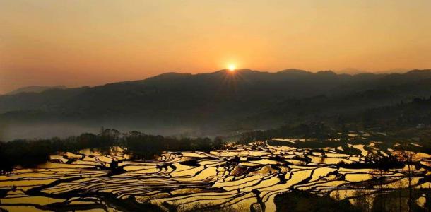 昆明集合云南10日自驾游：西双版纳+万峰林+马岭河大峡谷世外桃源畅享春天之旅