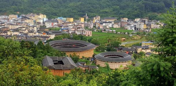 广东出发粤东福建4日自驾游：潮州古城-永定土楼-梅州客天下4天自驾游