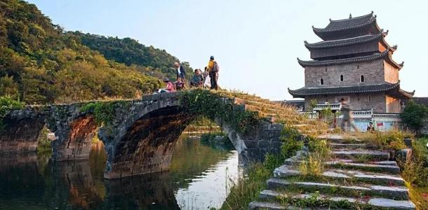 广东周边3日休闲自驾游：女书文化村-双胞胎村-大泊水瀑布-上甘棠村3天湖南江永休闲自驾游