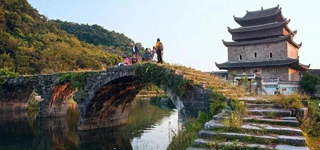 广东周边3日休闲自驾游：女书文化村-双胞胎村-大泊水瀑布-上甘棠村3天湖南江永休闲自驾游