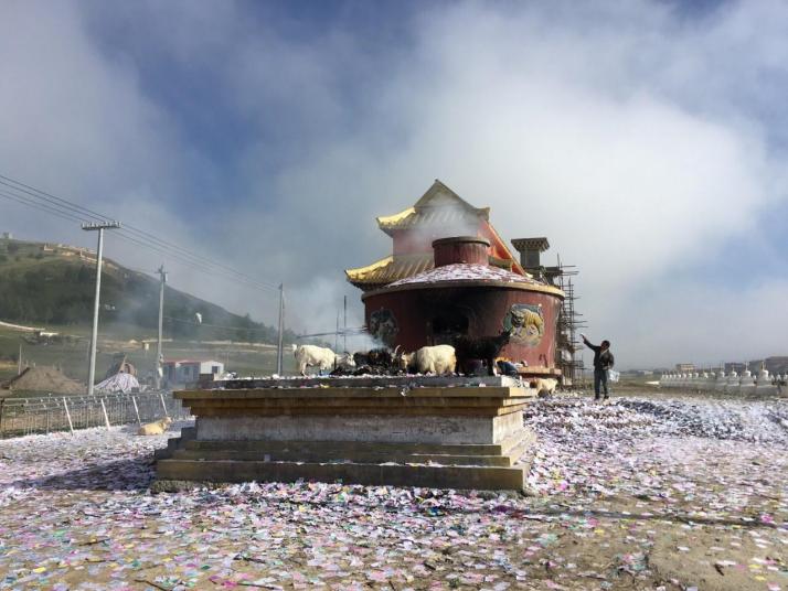 阿坝格尔登寺好玩吗