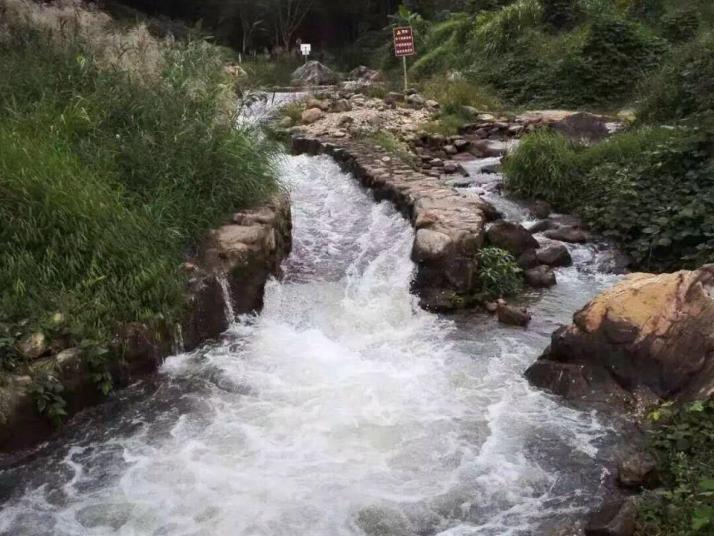 金秀圣堂湖好玩吗
