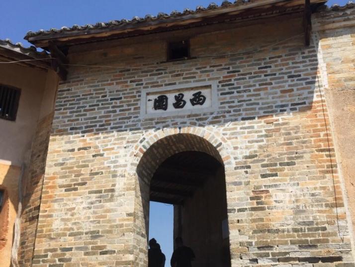 龙南关西新围图片