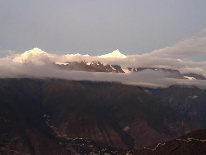 迪庆梅里雪山好玩吗