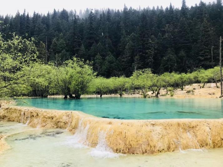 松潘黄龙风景名胜区好玩吗