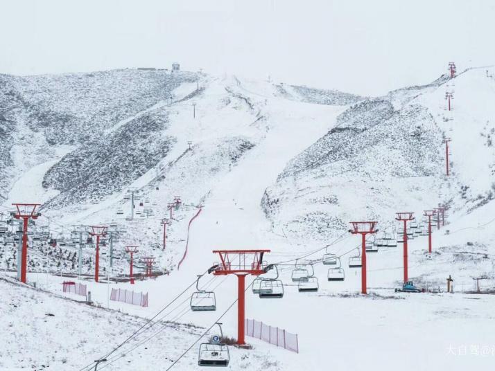 阿勒泰将军山滑雪场