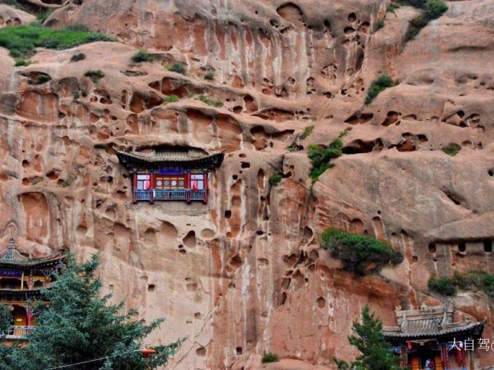 民乐马蹄寺千佛洞