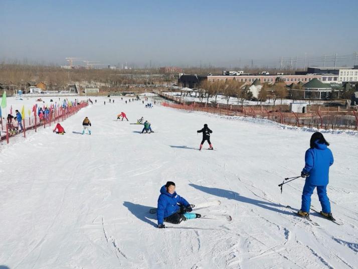 北京蓝调庄园滑雪场好玩吗