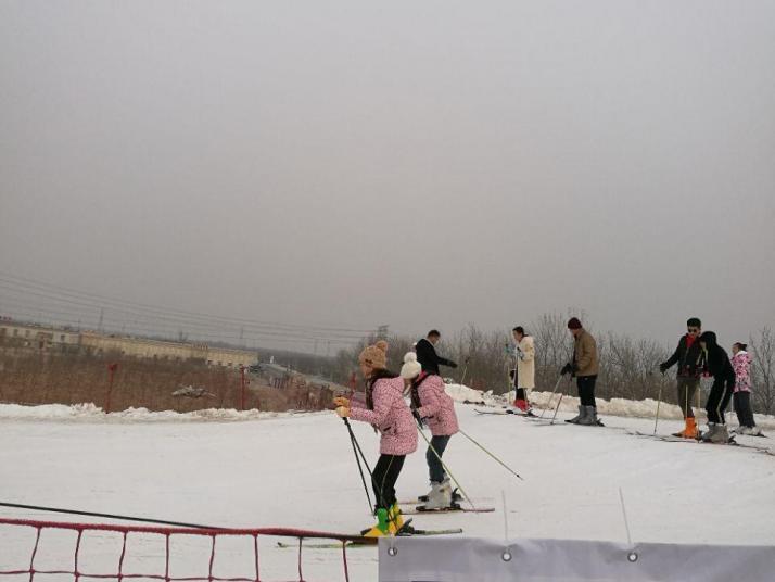 北京蓝调庄园滑雪场图片