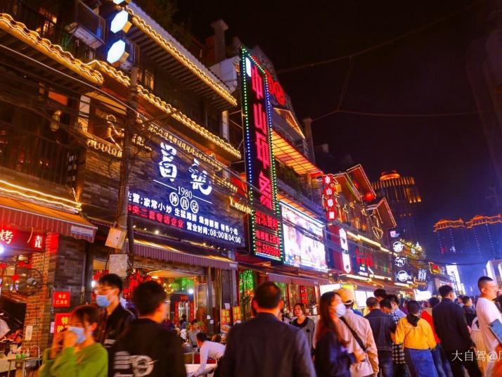 南宁中山路美食街好玩吗