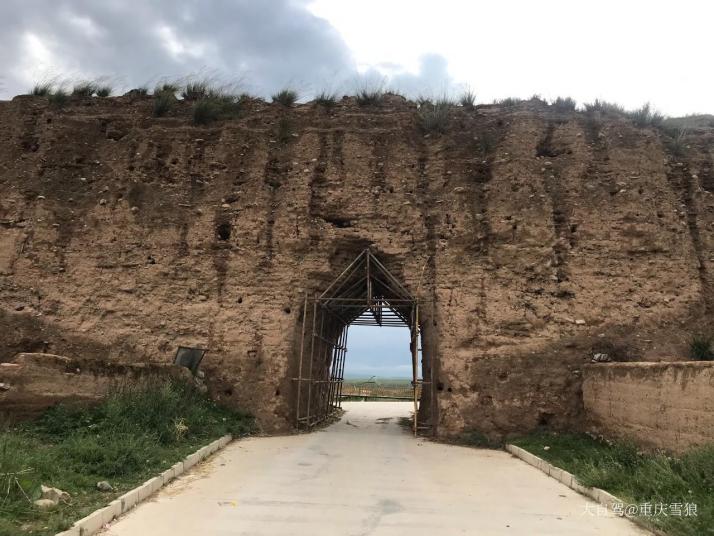 夏河八角城古遗址
