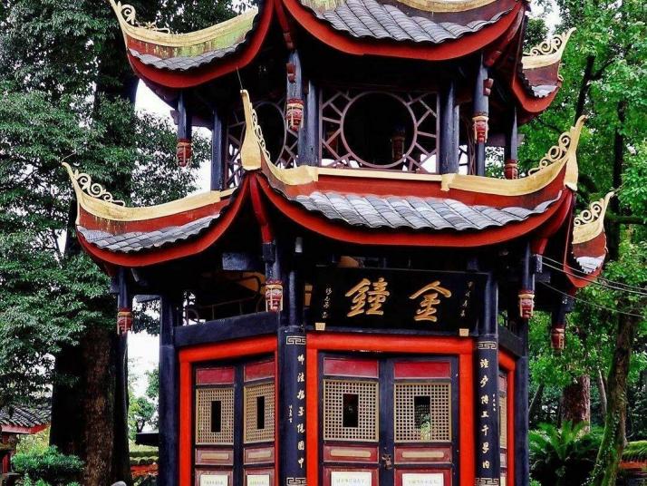 峨眉山报国寺好玩吗