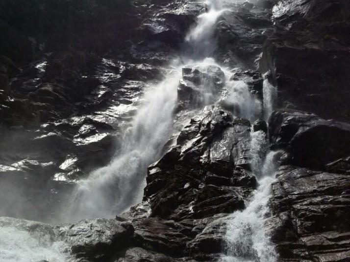 阳春八甲仙湖