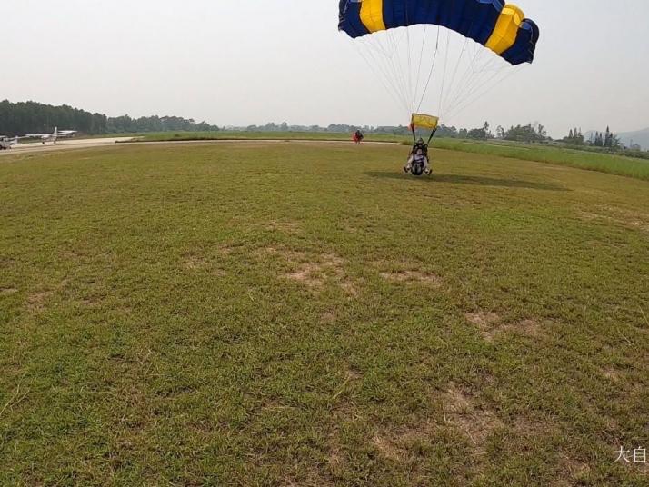罗定广东鹰飞跳伞基地好玩吗