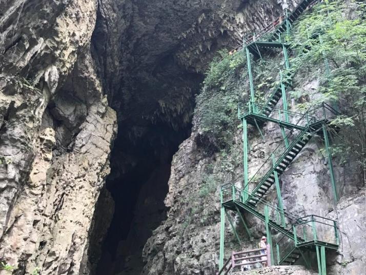 重庆天意谷洞中天河图片