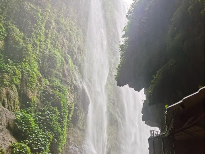 靖西古龙山大峡谷好玩吗