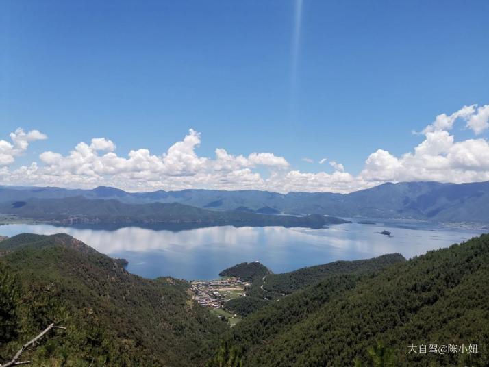 宁蒗格姆女神山图片