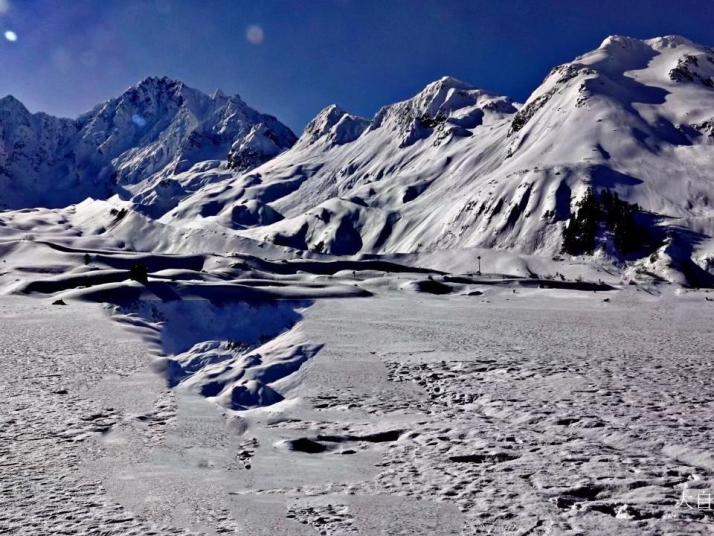 林芝嘎隆拉雪山图片