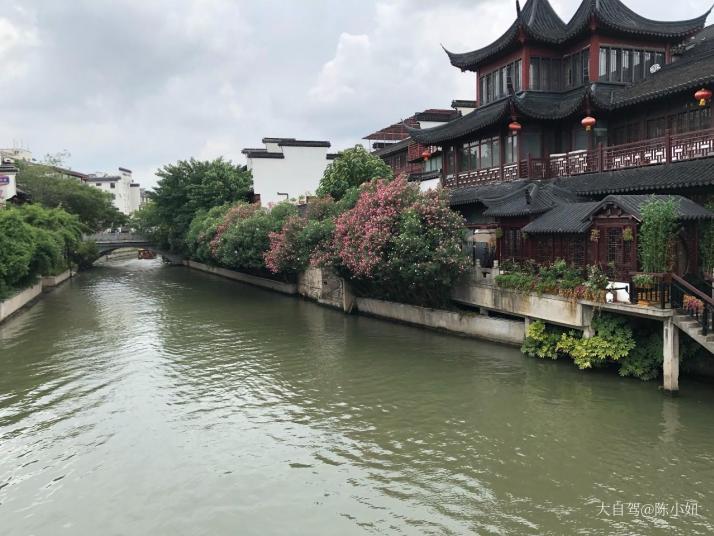 南京秦淮河画舫好玩吗