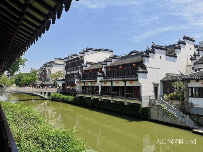 南京外秦淮河画舫图片