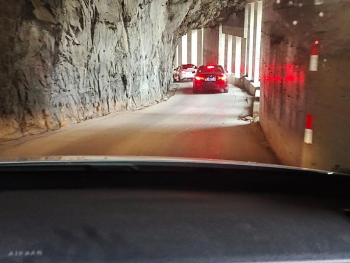 平顺井底村挂壁公路图片