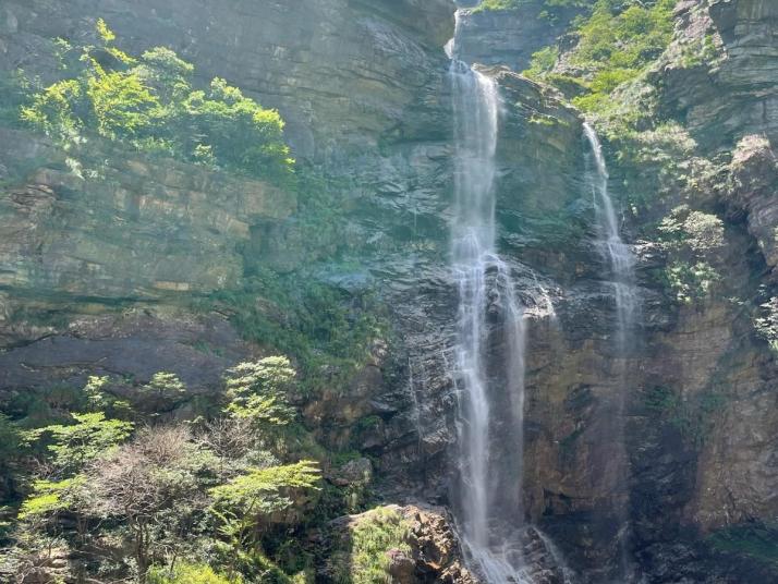 九江庐山三叠泉好玩吗