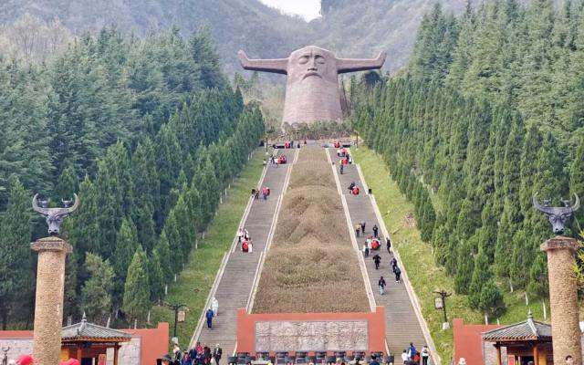 山东出发湖北神农架5日自驾游：神农架秘境，天燕景区-神农顶-大九湖-神农坛-天生桥-神农天路5日yo