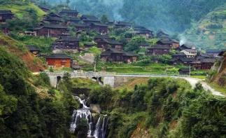 重庆集合贵州4日自驾游：【苗疆圣山】朗德苗寨-乌东苗寨-下司古镇-红阳草场-秦汉影视城-环雷公山4日-推荐