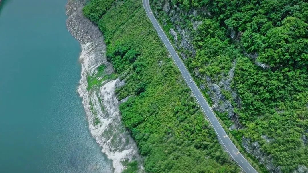 重庆出发陕西秦岭5日自驾游：【秦岭之夏】凤堰古梯田-大熊猫基地-后柳水乡-石泉古城-朝阳沟-中坝大峡自驾游