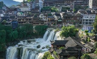 重庆出发湘贵鄂4日自驾游：【芙蓉夜色】朱砂古镇-芙蓉古镇-坪坝营四洞沟-北纬30°篝火晚会4日游-推荐