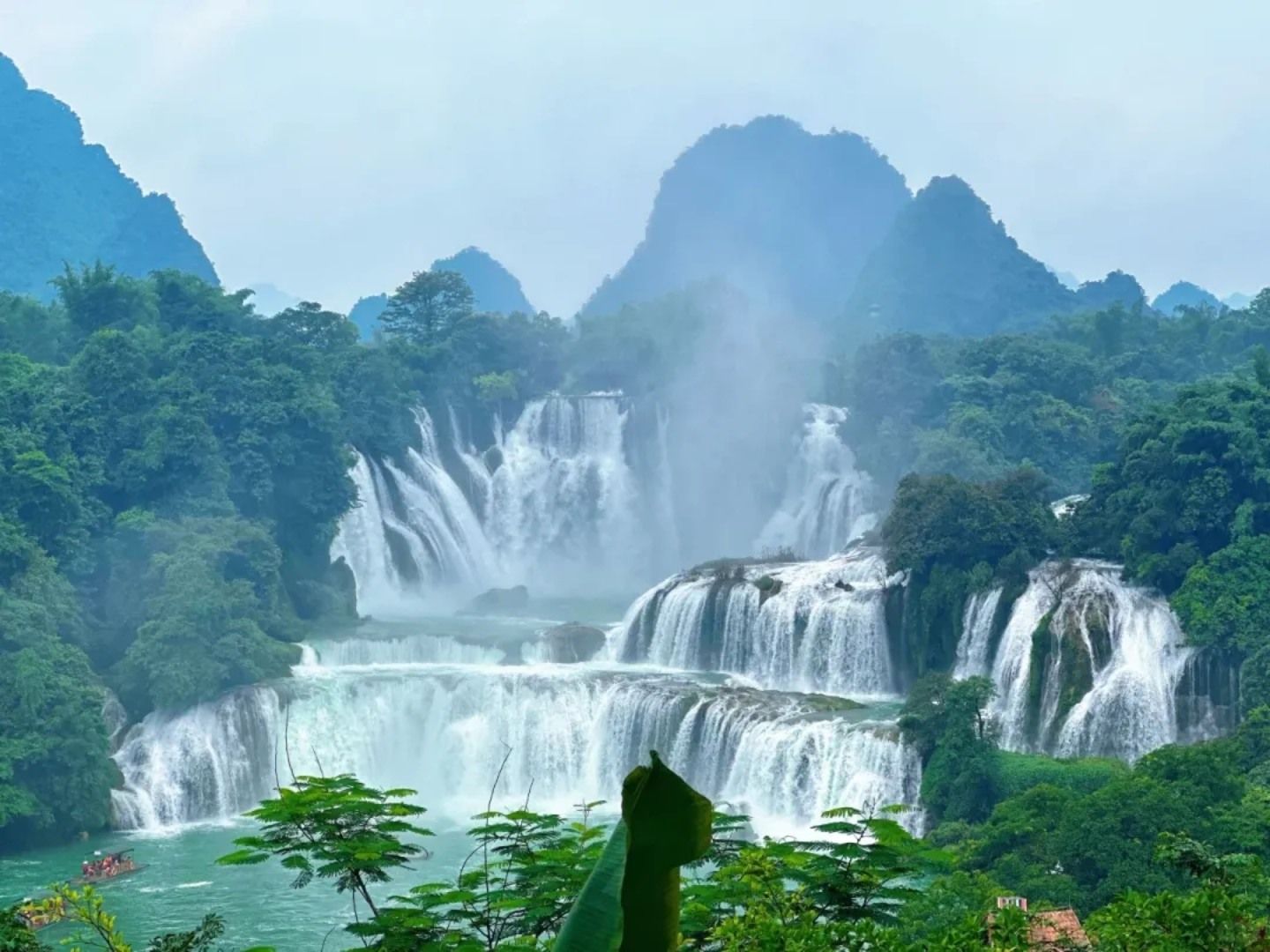 重庆出发广西6日自驾游：【桂西边陲】渠洋湖-鹅泉-火龙果基地-德天大瀑布-万尾金滩-东兴口岸6日自驾自驾游