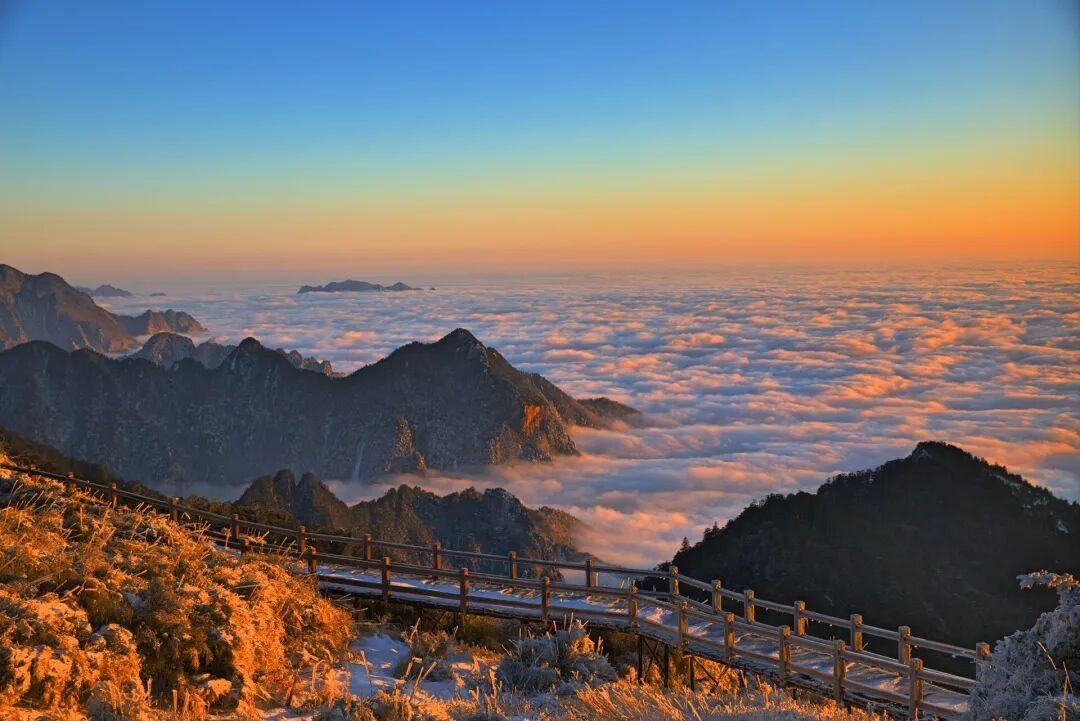 武汉出发三峡神农架5日自驾游：【三峡神农架】车船同行自驾三峡-神农架轻奢5日游自驾游