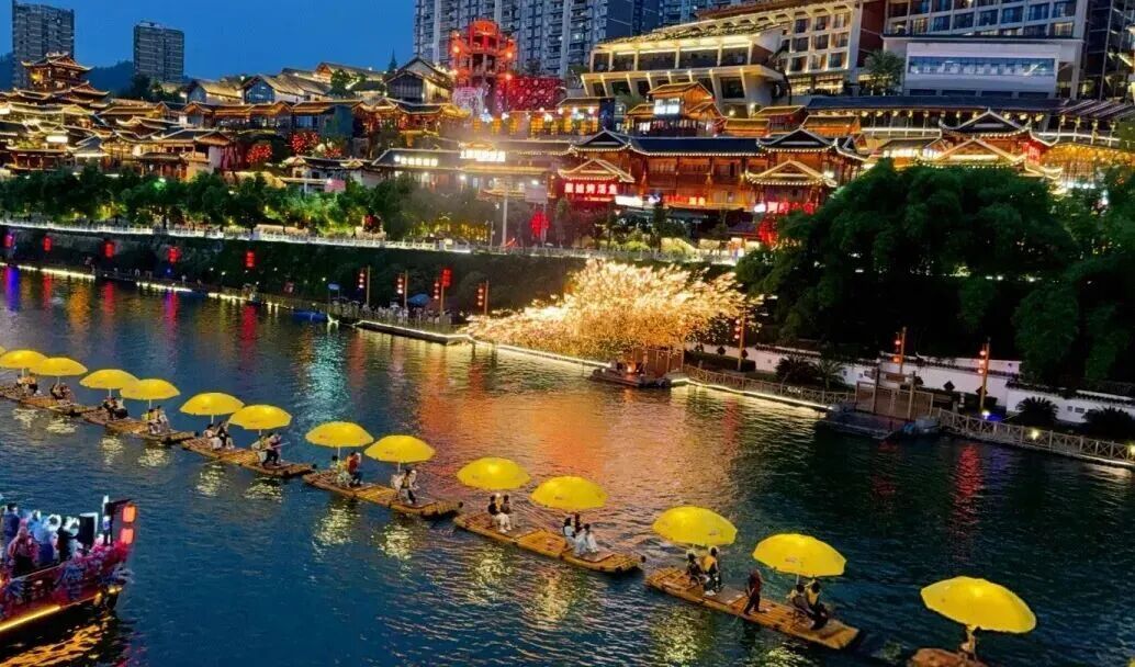 常德集合恩施3日自驾游：【开年奇遇记】泡不二门温泉-闯卯洞地心-仙佛石窟-狮子关3日游自驾游