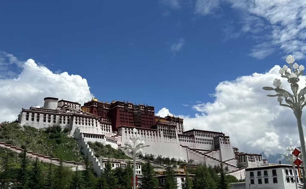 成都集合川藏线10日自驾游【追梦天路】川藏线318新都桥-稻城亚丁-然乌-林芝-拉萨布达拉宫10日游