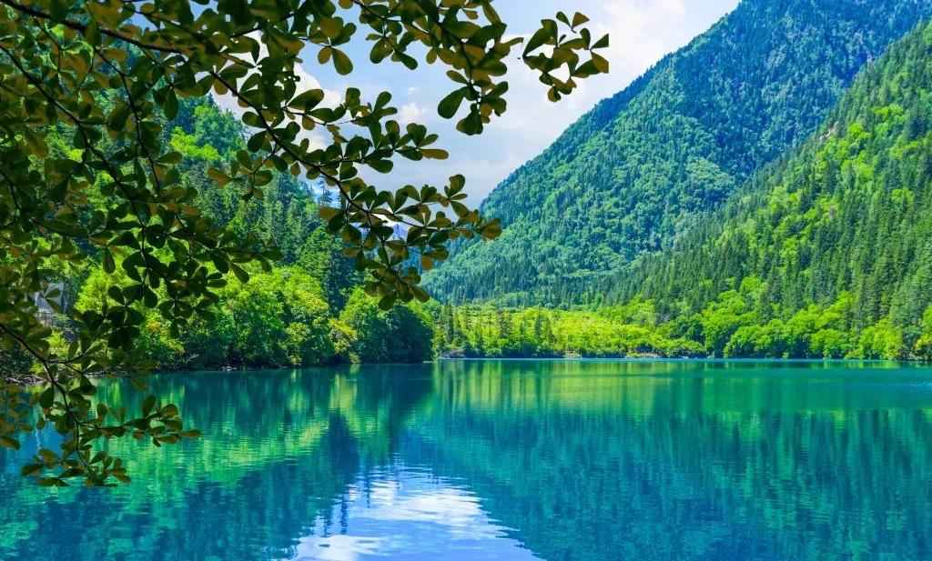 童话阿坝川西6日自驾：九寨沟-黄龙-羊茸哈德-理小路-四姑娘山6日自驾游