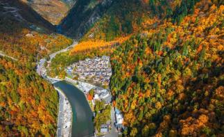 重庆出发川西阿坝赏秋3日自驾游：【多彩奶子沟】羊茸哈德藏寨-彩林大道-霸王雪山3日自驾-推荐