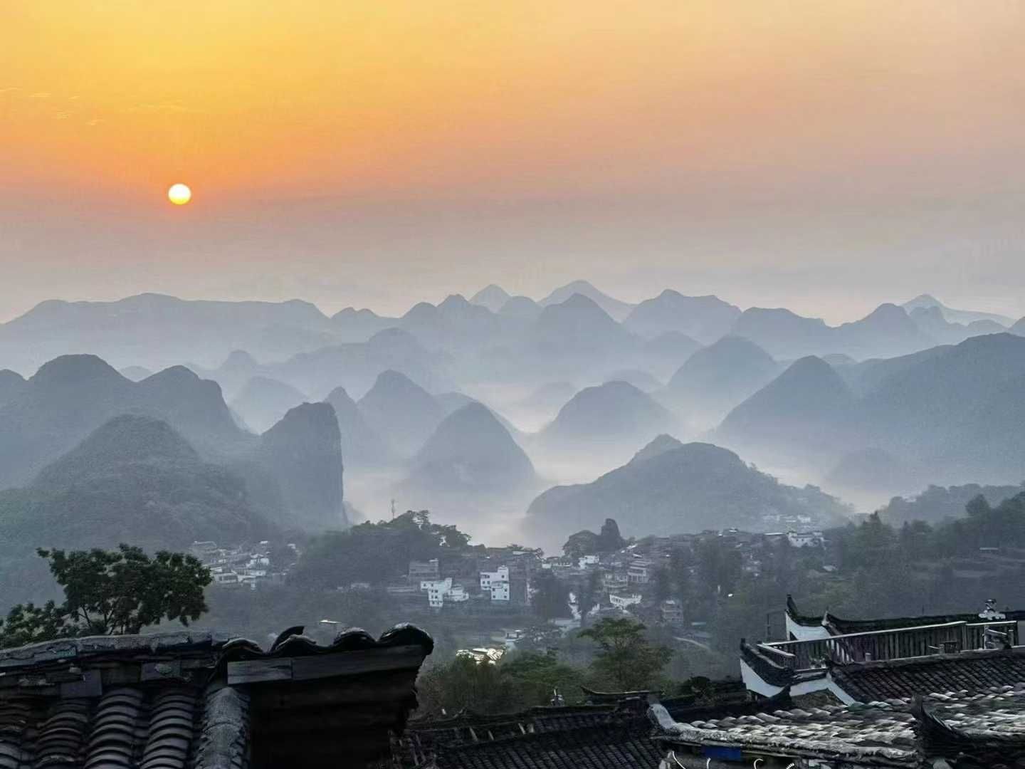 珠三角出发清远3日自驾游：连南油岭瑶寨-万山朝王-石兰古寨-连州菜心-东陂腊味-泡温泉3日游自驾游