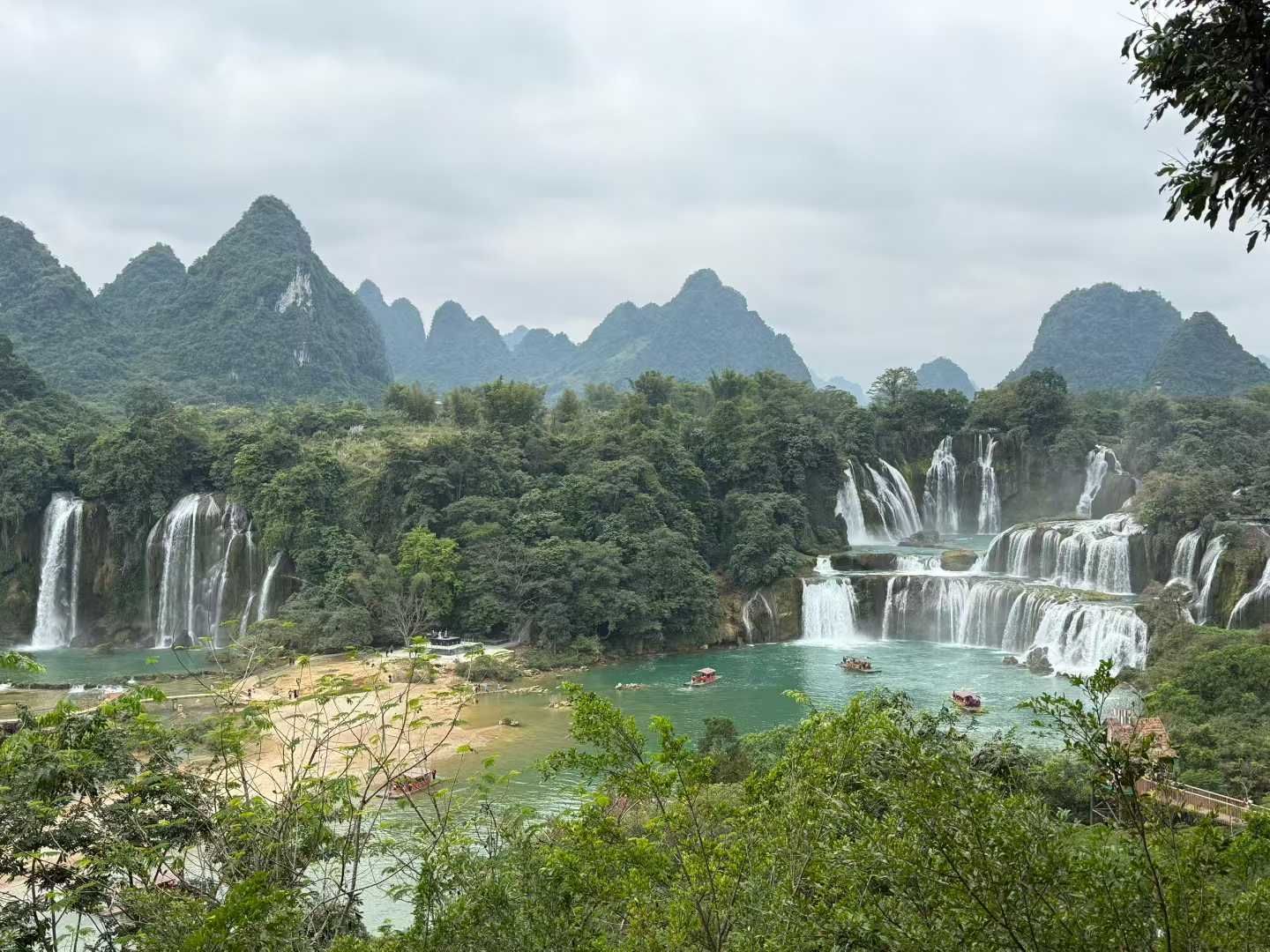 南宁集结广西7日自驾游：南宁-巴马长寿村-靖西鹅泉-崇左德天瀑布-凭祥友谊关-北海银滩7日游自驾游