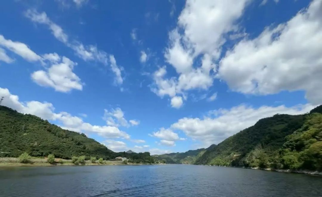 常州周末皖浙天路自驾2日游：穿越皖浙天路-徽州古城赏夜景-打卡新安江山水画廊-坎头古村2日游自驾游