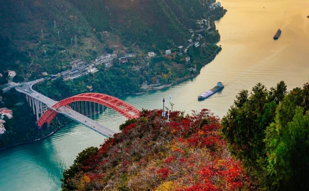 成都出发重庆巫山赏秋5日自驾游：【巫山红叶】白帝城-三峡之巅-巫山红叶-脐橙采摘5日游