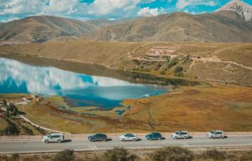 成都出发川西6日自驾游：措普沟-勒通古镇-丁真家乡理塘-措卡湖-卡萨湖-格萨尔王城-姊妹湖6日自驾游-游推荐