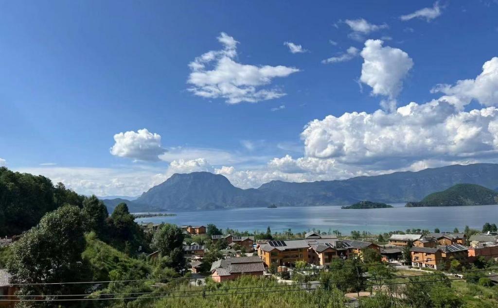 重庆出发川西云南9日自驾：寻梦香巴拉泸沽湖-丽江-香格里拉-稻城亚丁-新都桥-康定9日游