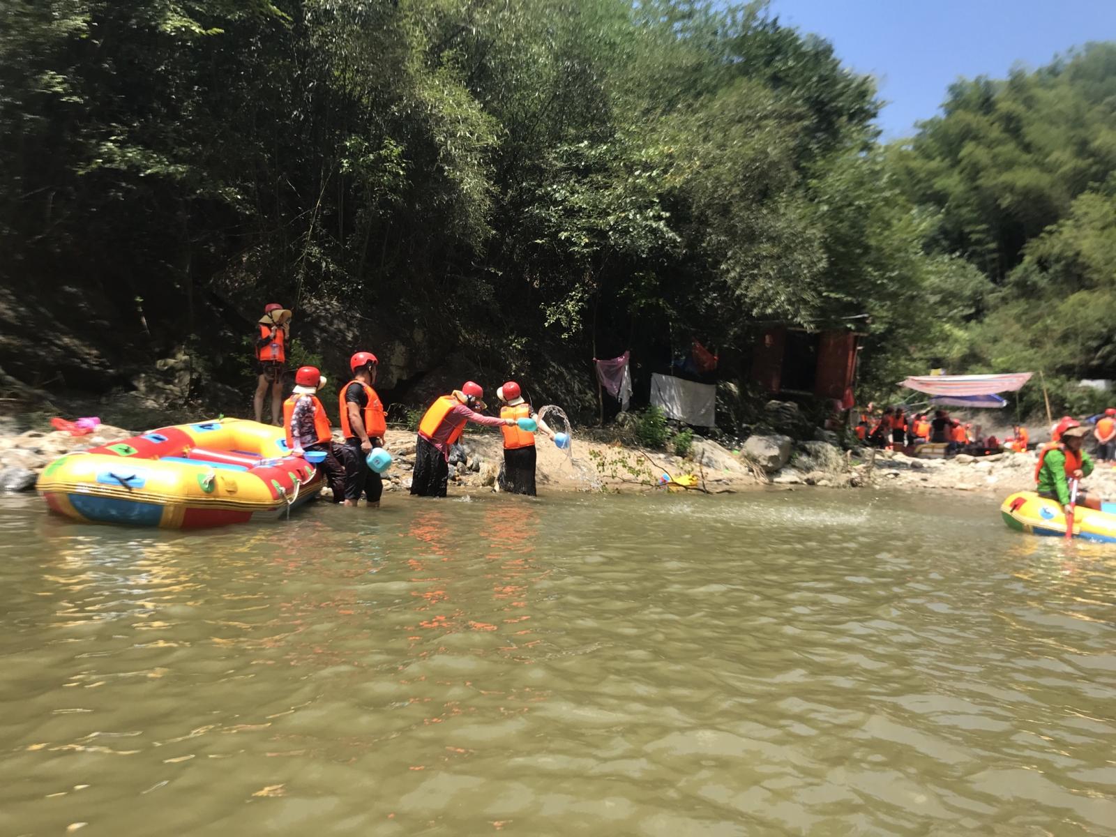 安徽合肥周边2日自驾游：霍山大峡谷漂流-白云峡瀑布群避暑清凉2日六安霍山自驾游自驾游