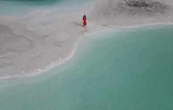 兰州集合甘肃青海8日自驾游：【西游记】七彩丹霞-嘉峪关-莫高窟-翡翠湖-水上雅丹-茶卡盐湖-青海湖-游推荐