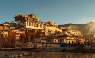 重庆出发川西云南9日自驾游：【川滇大环线】 泸沽湖- 丽江 -香格里拉-稻城亚丁9日游-推荐