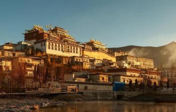 重庆出发川西云南9日自驾游：【川滇大环线】 泸沽湖- 丽江 -香格里拉-稻城亚丁9日游-游推荐