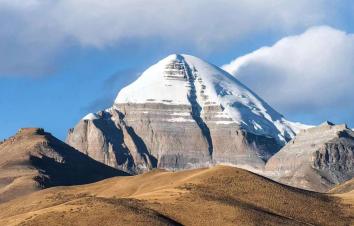 拉萨出发阿里大北线11日自驾游：[天上阿里]拉萨-羊湖-珠峰-古格王朝-冈仁波齐-一措再措11日游-游推荐
